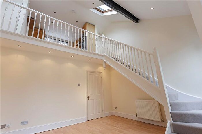 2 Bedroom Flat To Rent In Cranbrook Road, Chiswick, London, W4