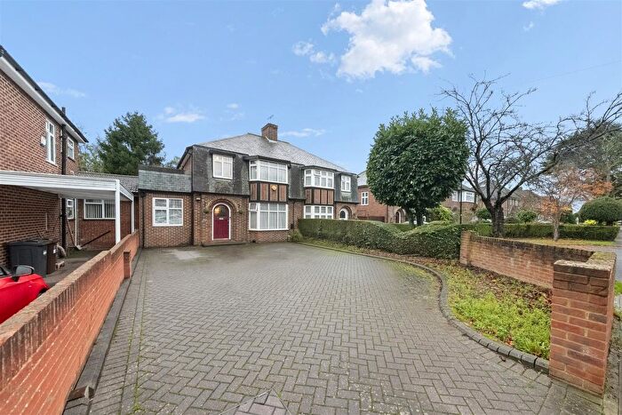 5 Bedroom Semi-Detached House For Sale In Firs Drive, Cranford, Hounslow, TW5