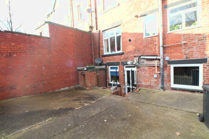 1 Bedroom Flat To Rent In Back Pasture Road, Leeds, West Yorkshire, Uk, LS8
