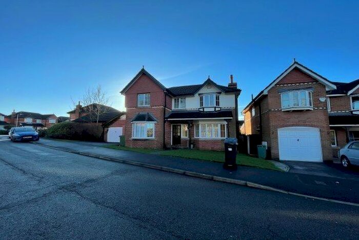 4 Bedroom Mews House To Rent In Holmebrook Drive, Bolton, BL6