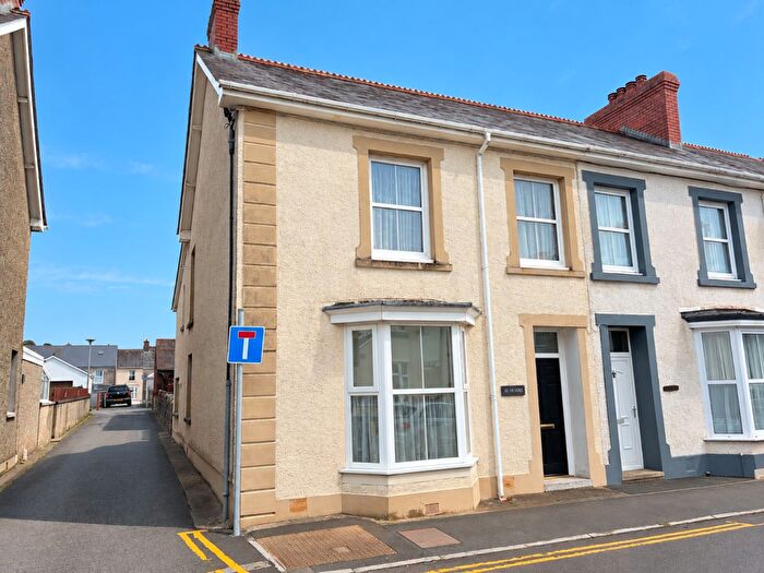 4 Bedroom End Of Terrace House For Sale In New Street, Lampeter, SA48