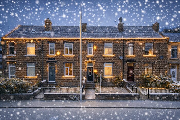 3 Bedroom Terraced House For Sale In Reevy Road, Bradford, BD6