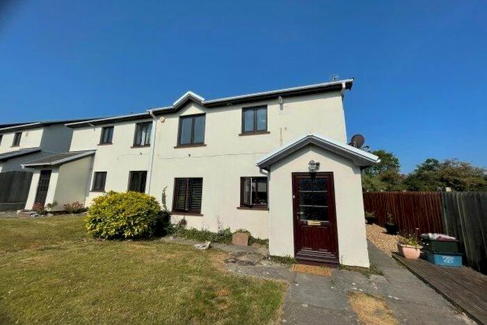 2 Bedroom Flat To Rent In Park Avenue, Kilgetty, SA68