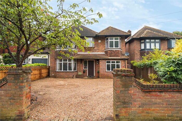 5 Bedroom Detached House For Sale In Bowes Road, Walton-On-Thames, KT12