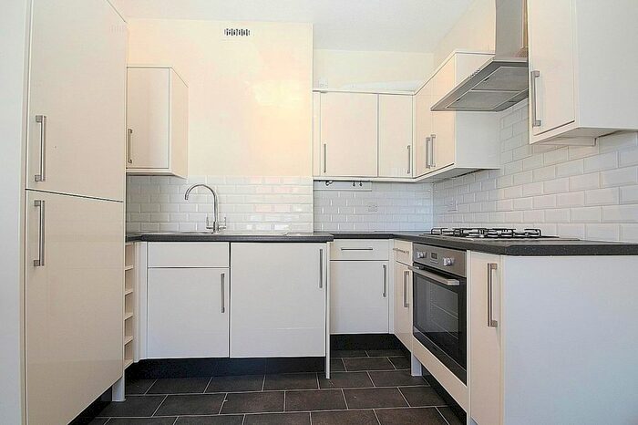 1 Bedroom Flat To Rent In High Street, Bramley, Guildford, GU5