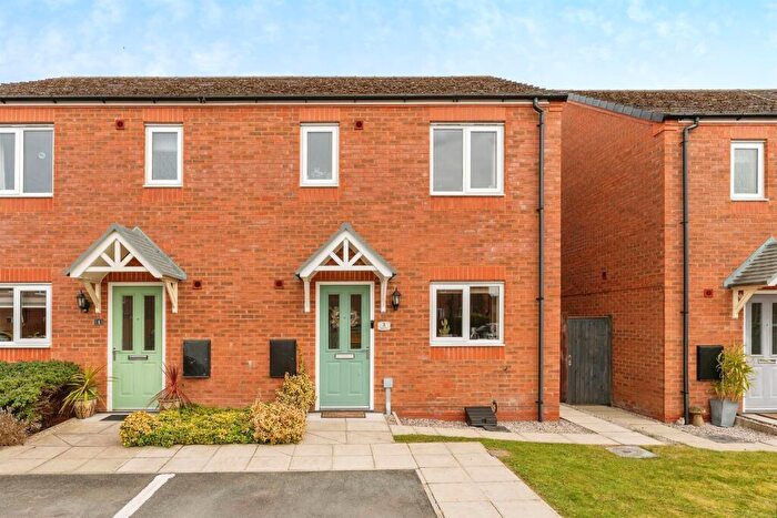 3 Bedroom Semi-Detached House For Sale In Maple Way, Penyffordd, Chester, CH4