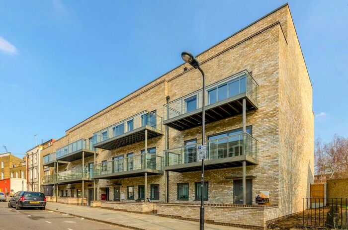 2 Bedroom Flat To Rent In Allcroft Road, Kentish Town, London, NW5