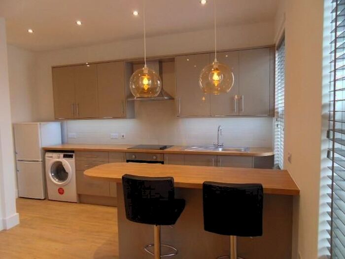 2 Bedroom Flat To Rent In London Road, Langley, Slough, SL3