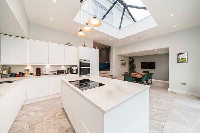 6 Bedroom Semi-Detached House For Sale In Leigham Court Road, London, SW16