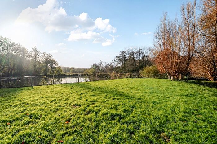 5 Bedroom Semi Detached House To Rent In Lamberhurst, Tunbridge Wells, TN3