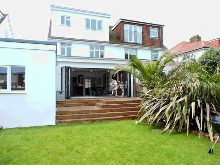 5 Bedroom Semi-Detached House To Rent In Brittany Road, Hove, BN3