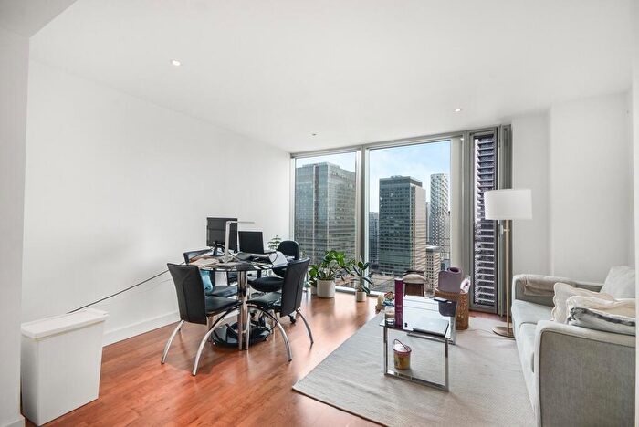 1 Bedroom Flat To Rent In Landmark East Tower, Marsh Wall, E14