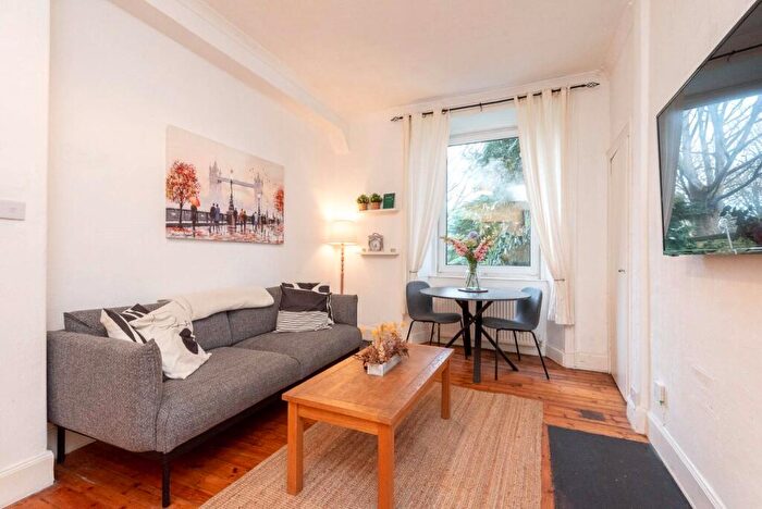 1 Bedroom Flat For Sale In Albion Place, Easter Road, Edinburgh, EH7