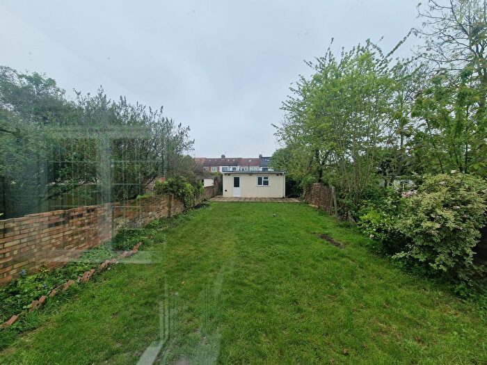 4 Bedroom Semi Detached House To Rent In Sudbury Heights Avenue, Sudbury, Wembley, UB6