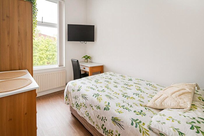 4 Bedroom House To Rent In Edmund Road, Sheffield, S2