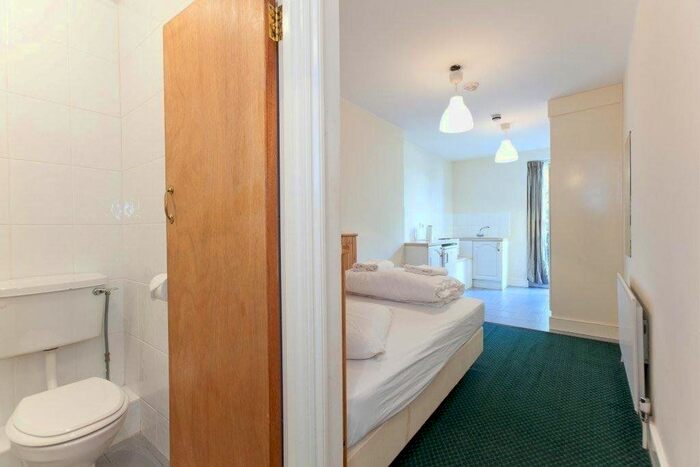 Studio To Rent In Belsize Avenue, London, NW3