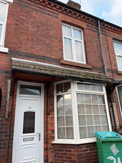 4 Bedroom Semi-Detached House To Rent In Claude Street, Nottingham -, NG7