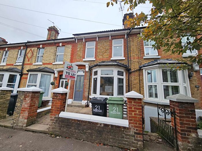 Flat To Rent In Douglas Road, Maidstone, ME16