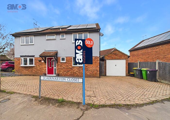 4 Bedroom Detached House For Sale In Caernarvon Close, Hockley, Essex, SS5