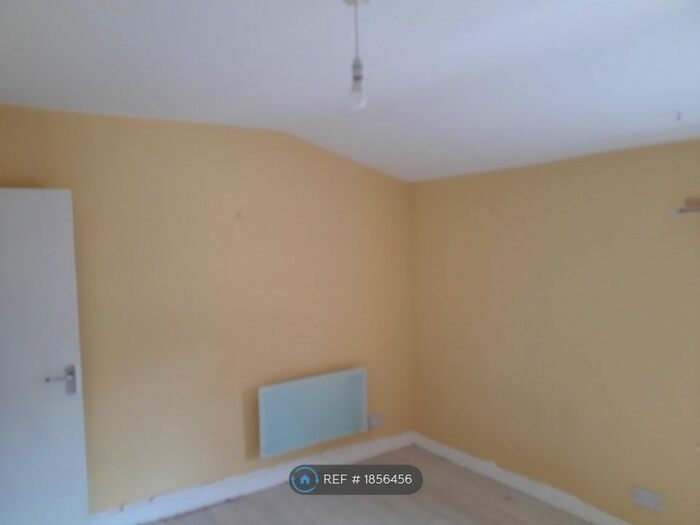 2 Bedroom Flat To Rent In George Street -, Walsall, WS1