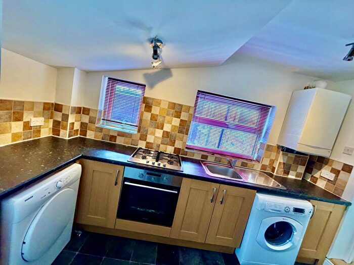2 Bedroom Flat To Rent In Brighton Road, Bensham, Gateshead, NE8