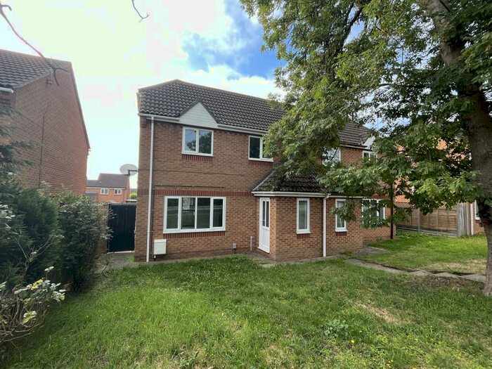 3 Bedroom House To Rent In Lancaster Court, Yaxley, Peterborough, PE7