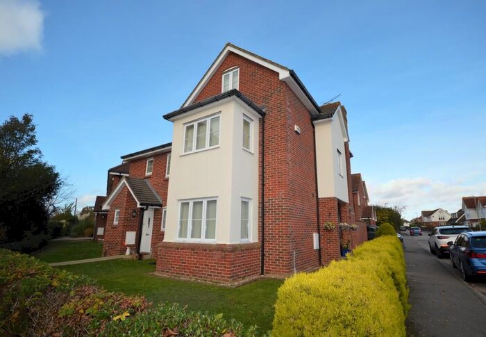 4 Bedroom Town House To Rent In Oliver Road, Pennington, Lymington, Hampshire, SO41