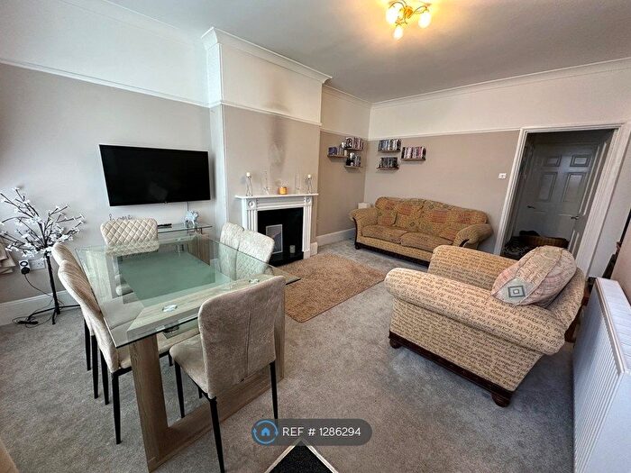 2 Bedroom Flat To Rent In King St, Tavistock, PL19