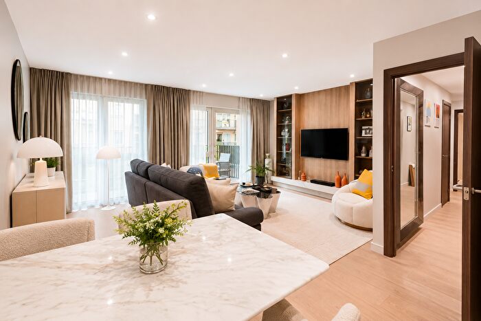 2 Bedroom Flat For Sale In Tierney Lane, London, W6