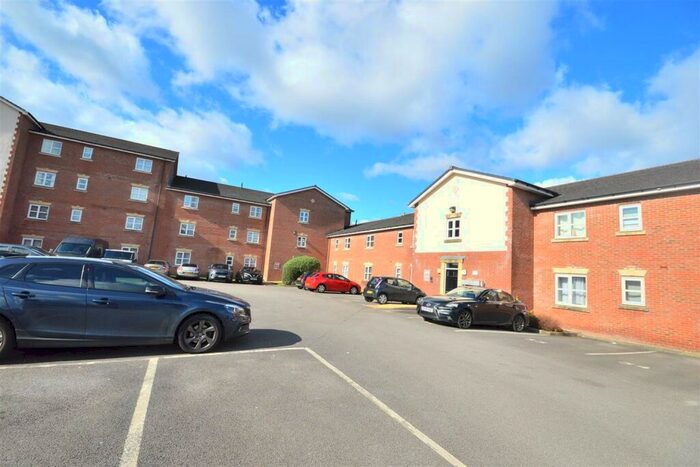 2 Bedroom Apartment To Rent In Lawnhurst Avenue, Manchester, M23