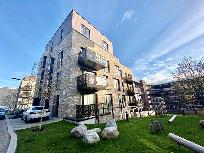 1 Bedroom Flat To Rent In Pavilions, Caledonian Road, N1