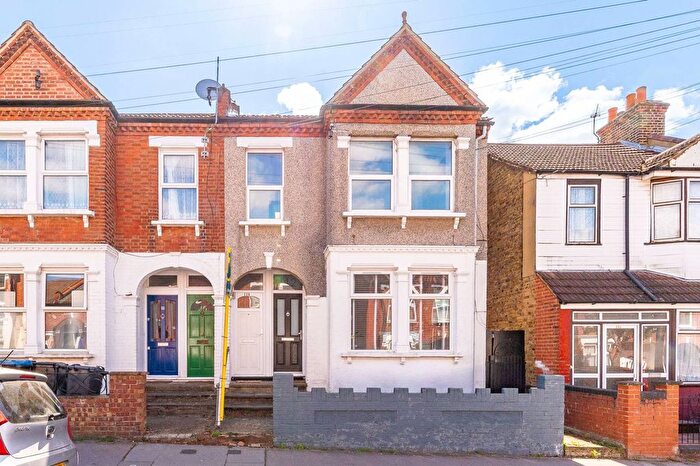 3 Bedroom Maisonette For Sale In Mersham Road, Thornton Heath, CR7