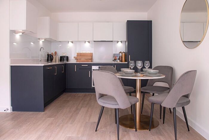 1 Bedroom Flat To Rent In Old Market Place, Farnham, GU9