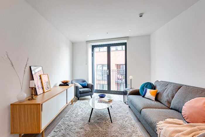 2 Bedroom Flat To Rent In Three Colts Lane, London, E2