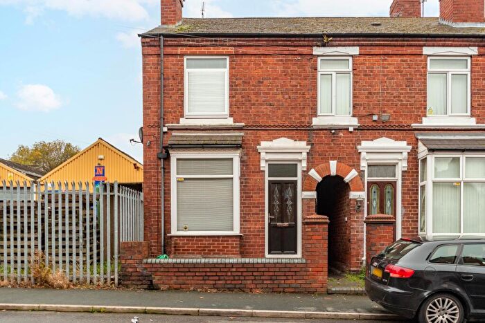 3 Bedroom End Of Terrace House To Rent In Crabbe Street, Stourbridge, West Midlands, DY9