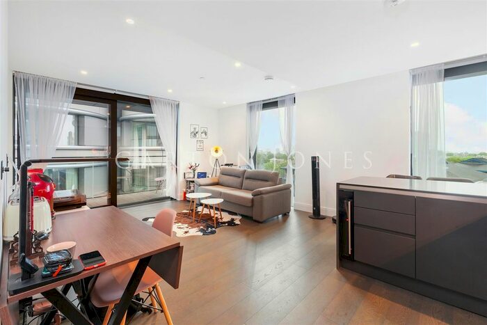 1 Bedroom Flat For Sale In The Dumont, Albert Embankment, Vauxhall, London, SE1
