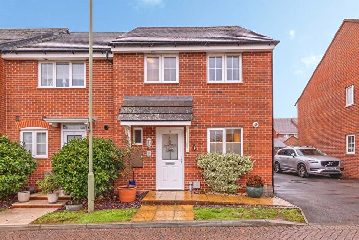 3 Bedroom End Of Terrace House For Sale In Iris Close, Havant, PO9