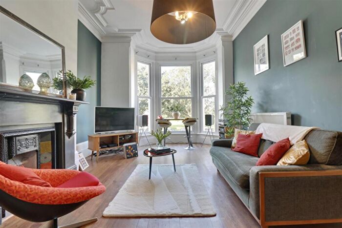 2 Bedroom Flat For Sale In Western Parade, Southsea, PO5