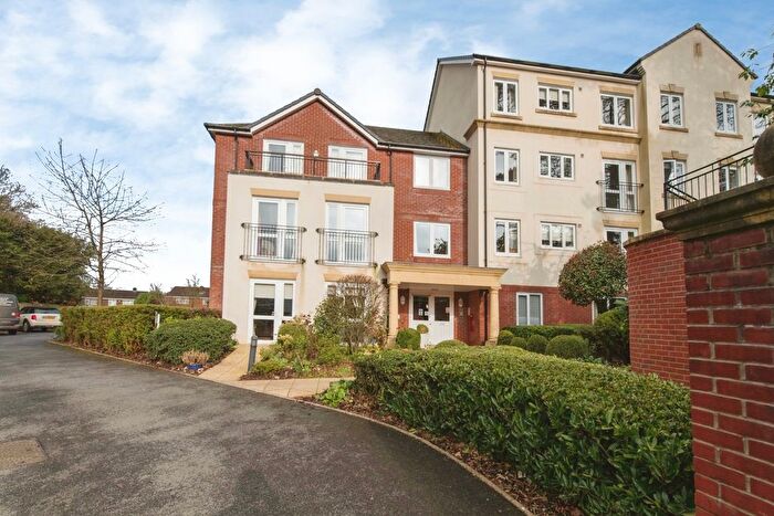 1 Bedroom Flat For Sale In Holyshute Lodge, Honiton, Devon, EX14