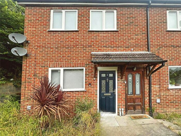 1 Bedroom End Of Terrace House To Rent In St. Francis Close, Rochester, Kent, ME2