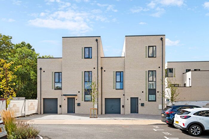 5 Bedroom Terraced House To Rent In Aquilla Row, Clive Road, CM13