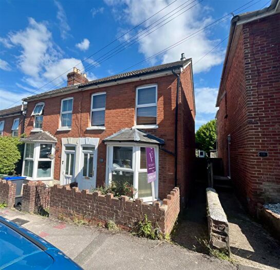 3 Bedroom End Of Terrace House For Sale In Ashley Road, Salisbury, SP2