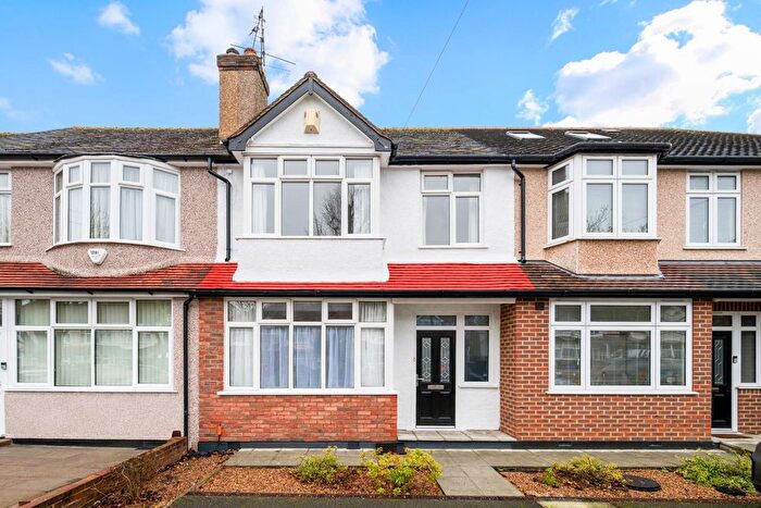4 Bedroom Terraced House For Sale In Stoneleigh Avenue, Worcester Park, KT4