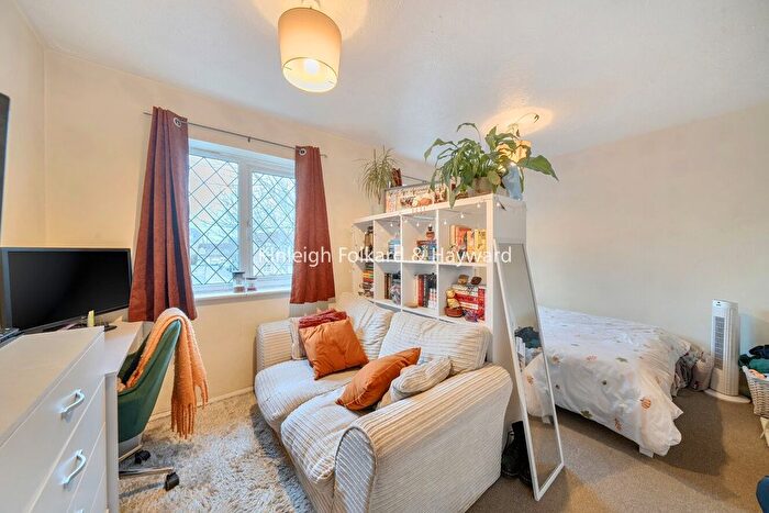 Studio To Rent In Heathfield Drive, Mitcham, CR4
