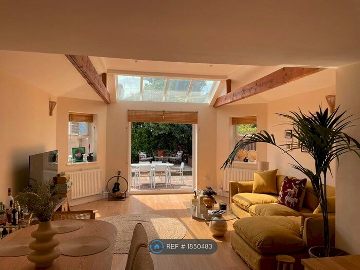 3 Bedroom Semi-Detached House To Rent In Kings Road, Kingston Upon Thames, KT2