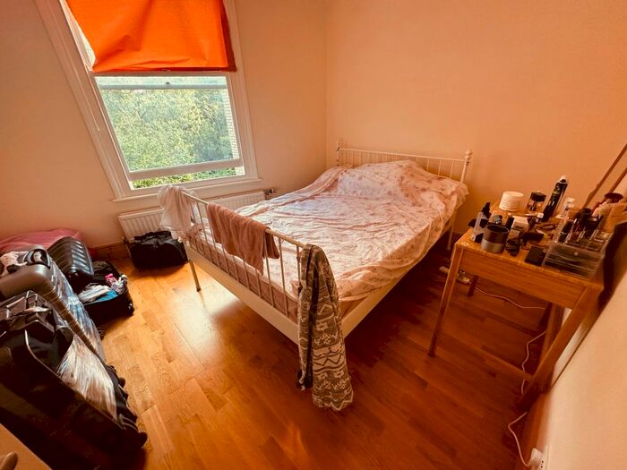 2 Bedroom Flat To Rent In Wray Crescent, London, N4