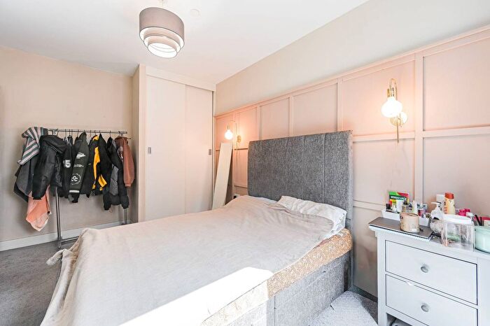 2 Bedroom Flat For Sale In Station Road, Lewisham, London, SE13