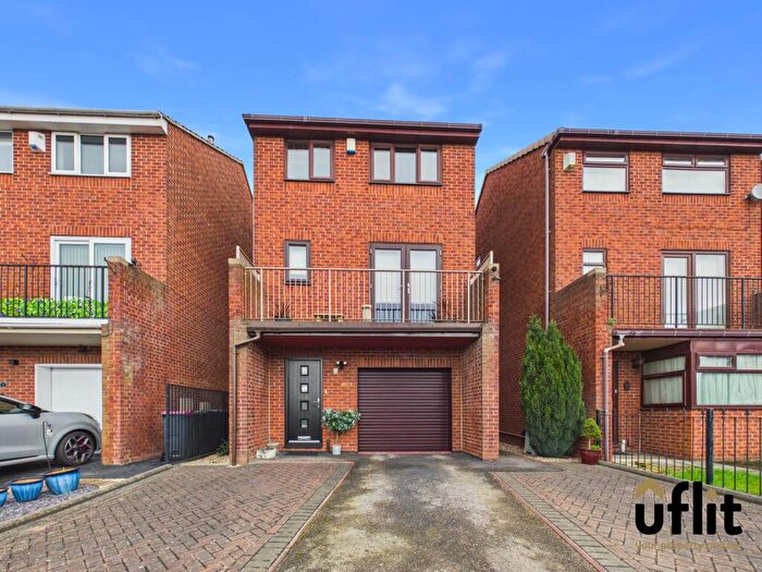 3 Bedroom Detached House For Sale In Fernleigh Drive, Rotherham, S60