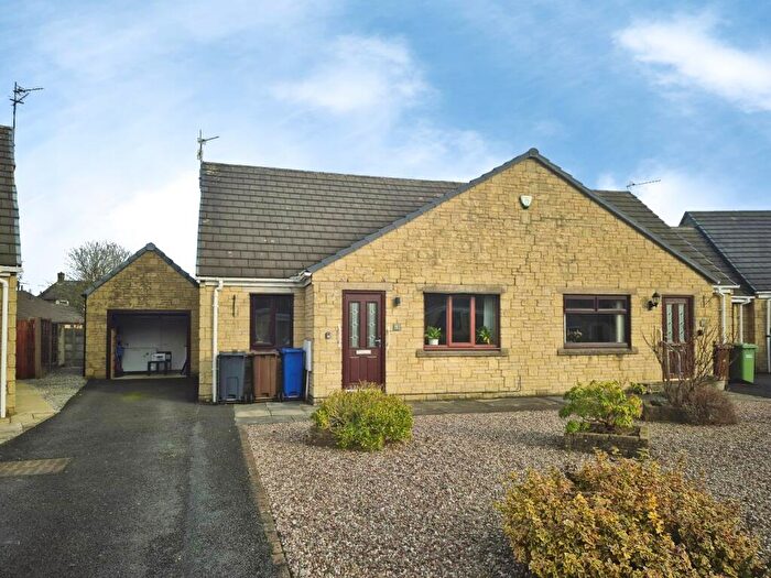 2 Bedroom Bungalow For Sale In Hawthorne Grove, Barrowford, Nelson, Lancashire, BB9