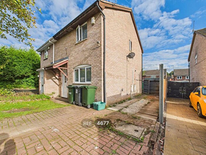 3 Bedroom Semi-Detached House To Rent In Stockdale Close, Warren Hill, Nottingham, NG5